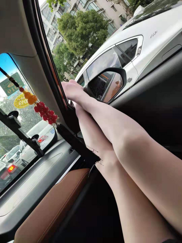 性感小辣妹，超级水灵的玉体，会叫你老公