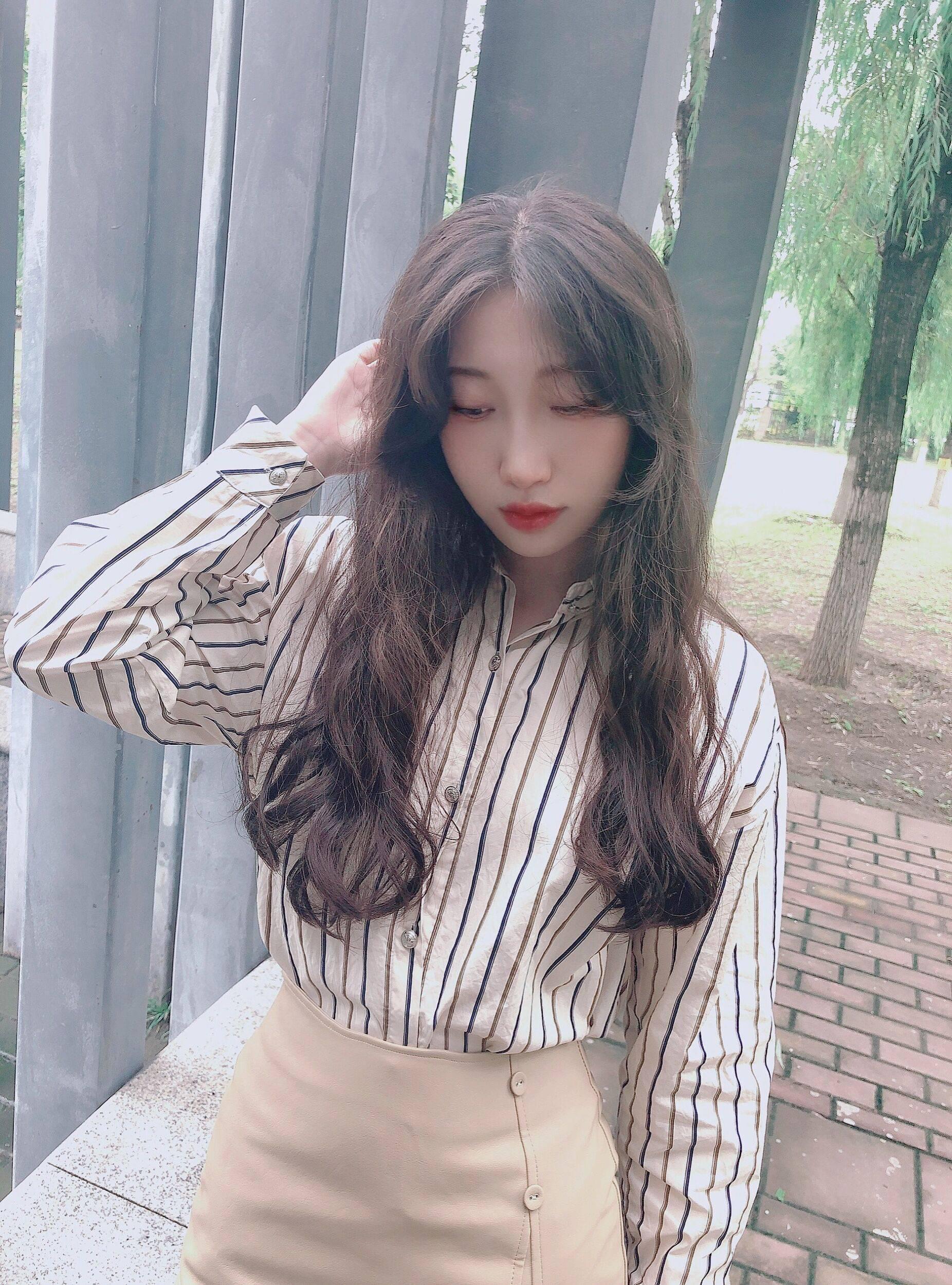 开发刚下水的甘肃辣妹，苗条妩媚水多，配合度高可以 she~吻