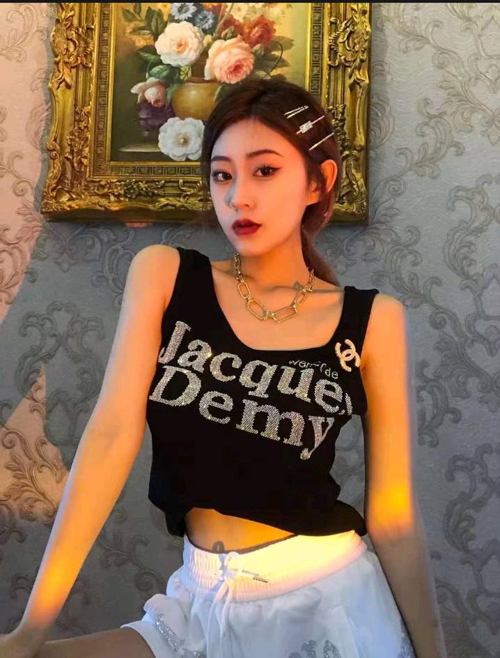 鲍鱼b，粉奶头，紧致，水多好身材